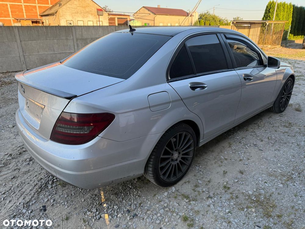 Mercedes-Benz Klasa C 220 CDI DPF (BlueEFFICIENCY) 7G-TRONIC - 7