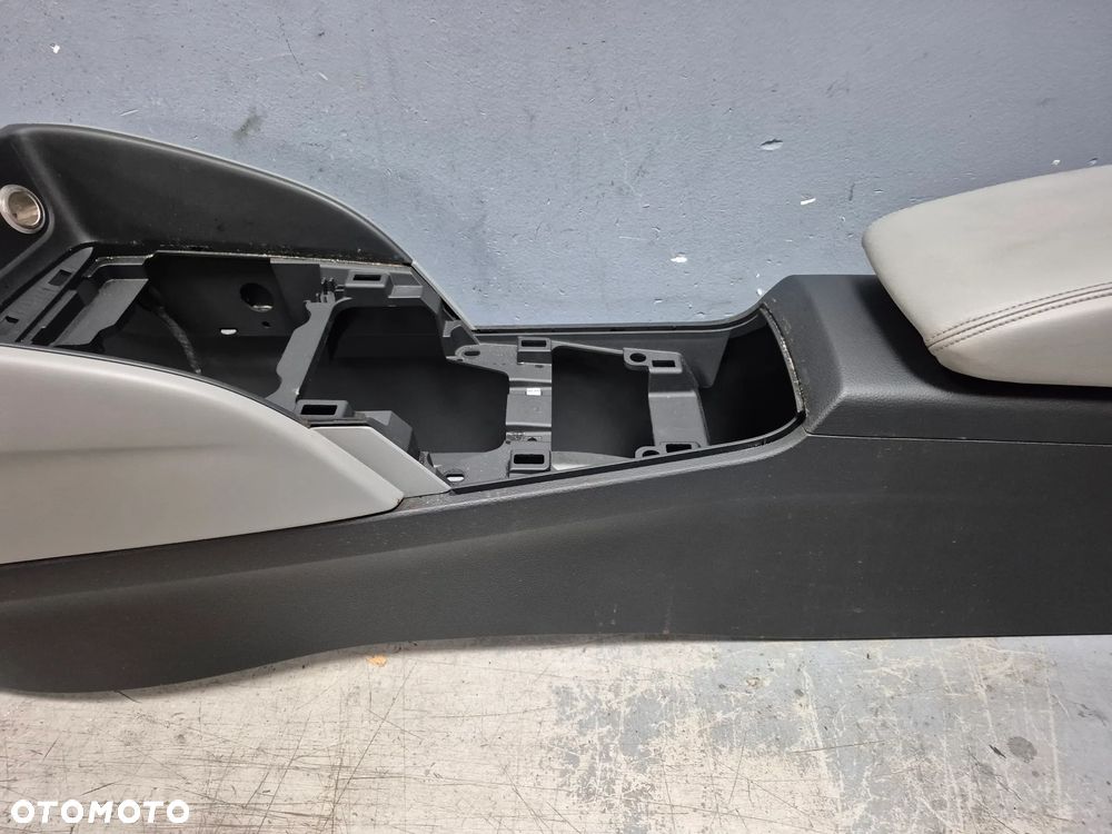 Tunel Środkowy Podłokietnik Audi A3 8V - 3