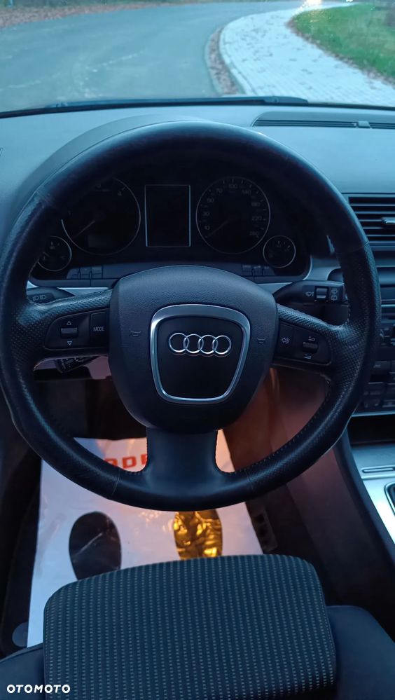 Audi A4 Avant 2.0 TDI - 25