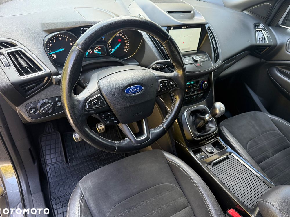Ford Kuga 1.5 EcoBoost 2x4 ST-Line - 17