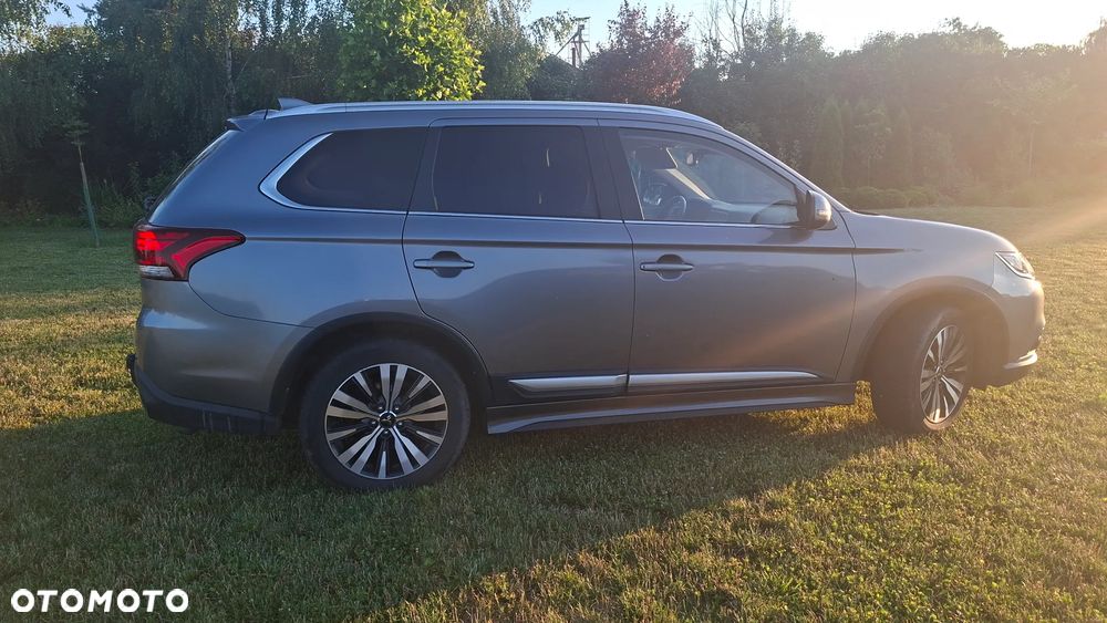 Mitsubishi Outlander 2.0 Intense 4WD CVT - 21