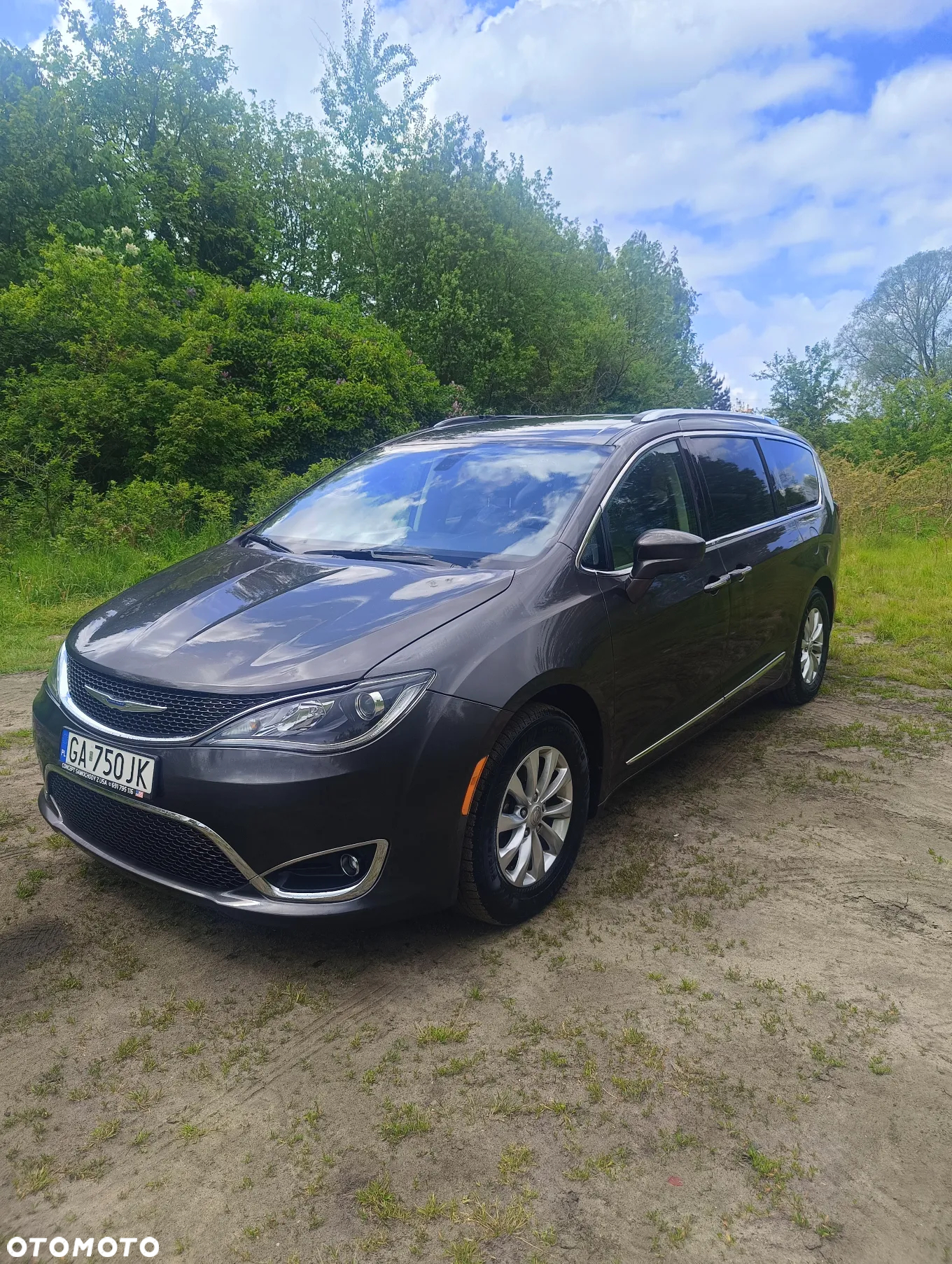 Chrysler Pacifica - 2