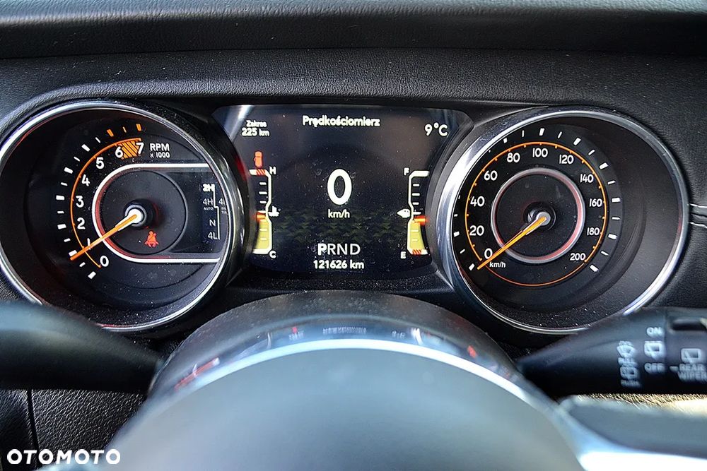 Jeep Wrangler Unlimited GME 2.0 Turbo Sahara - 24