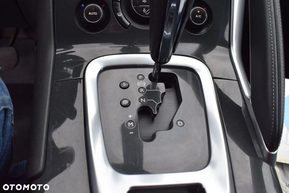 Peugeot 3008 BlueHDi 120 EAT6 Stop & Start Active - 27