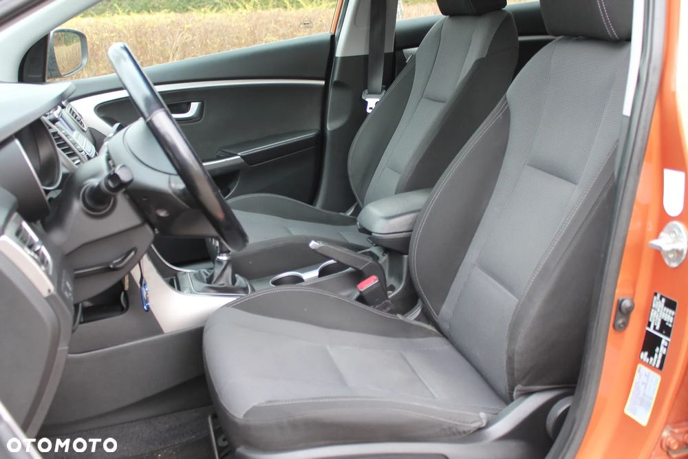 Hyundai i30 1.6 CRDi Premium - 4