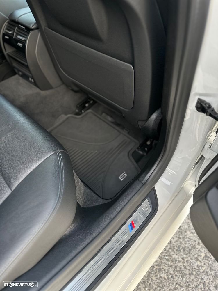 BMW 530 e Pack Desportivo M - 24