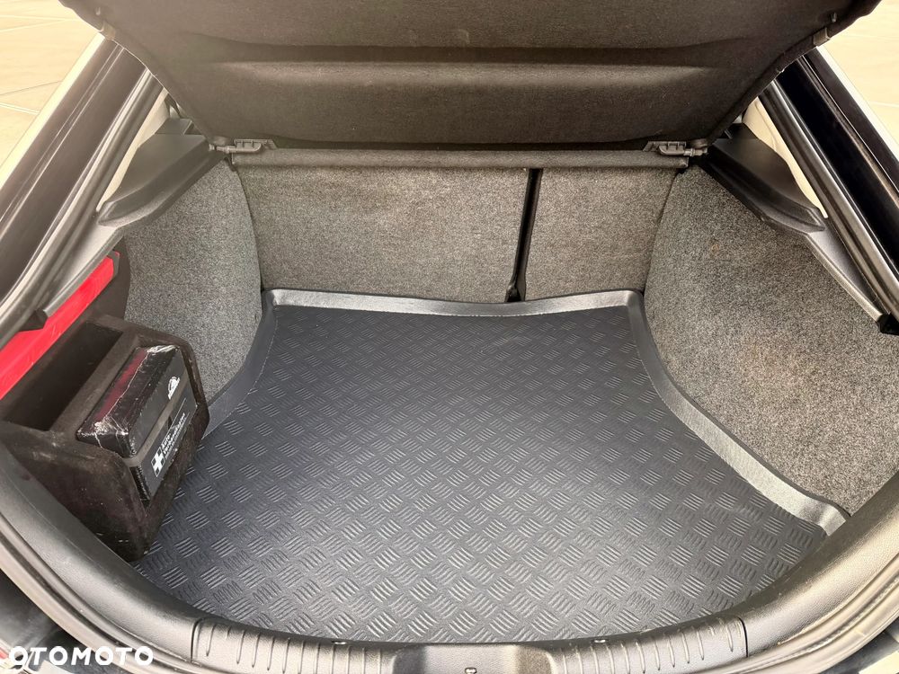 Ford Mondeo 3.0 V6 ST 220 - 22
