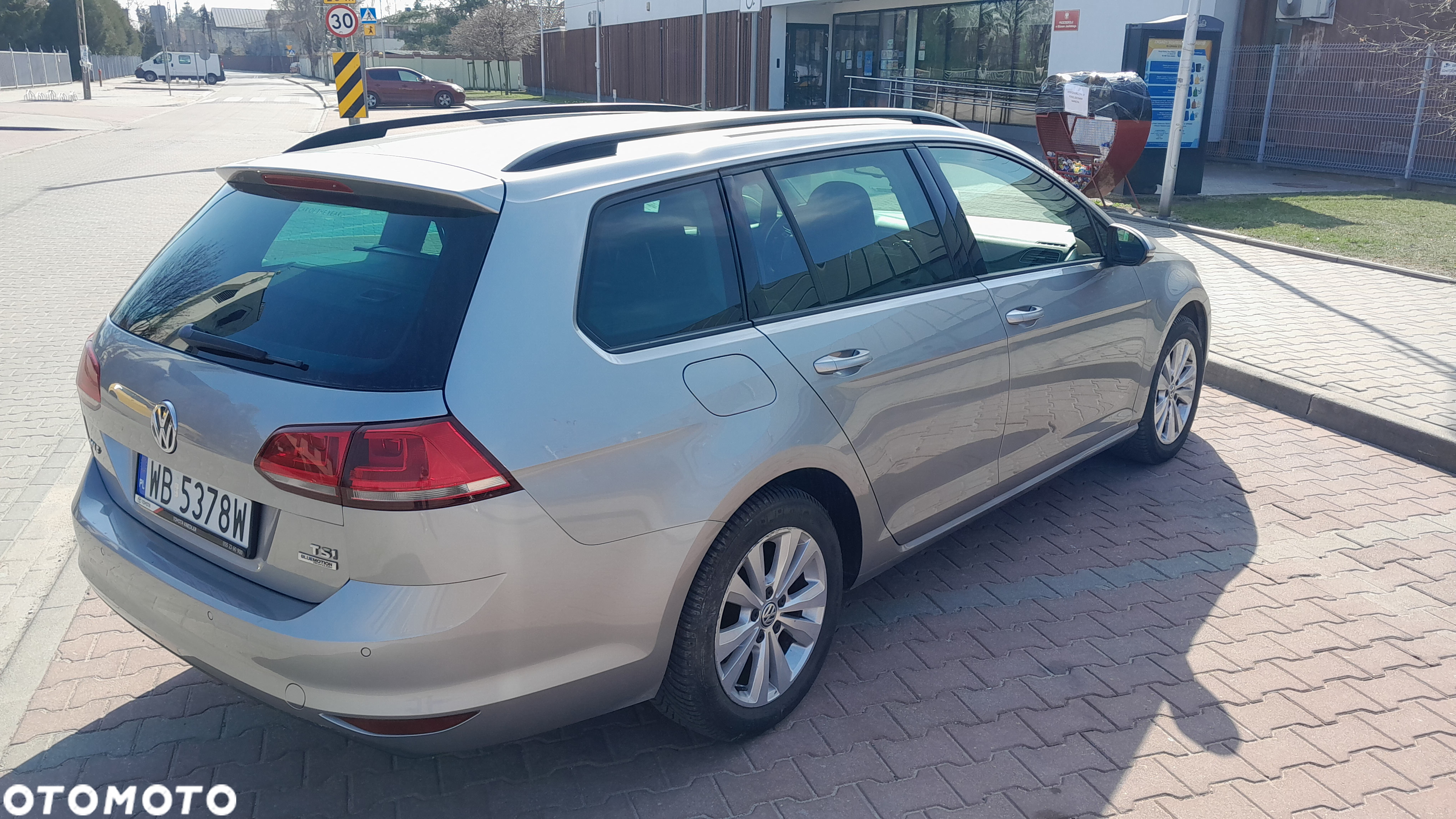 Volkswagen Golf VII 1.2 TSI BMT Comfortline - 4