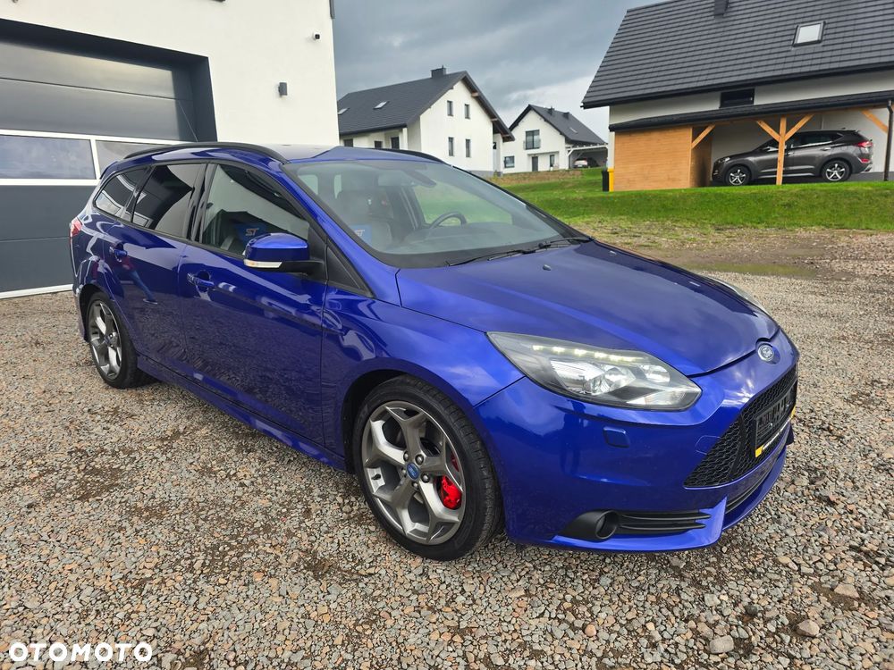 Ford Focus 2.0 EcoBoost ST mit Leder-Sport-Paket - 14