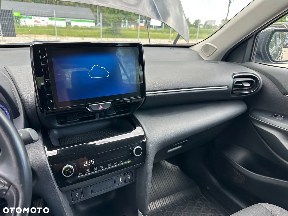 Toyota Yaris Cross - 12