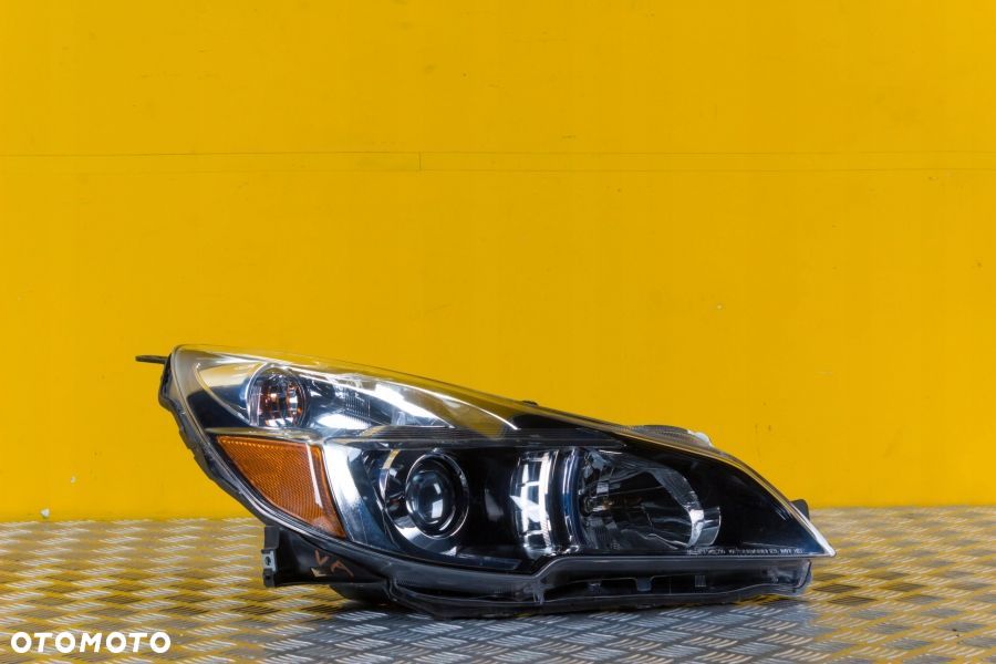 SUBARU LEGACY OUTBACK 2013 2014 REFLEKTOR LAMPA ZWYKŁA SOZCEWKOWA R USA