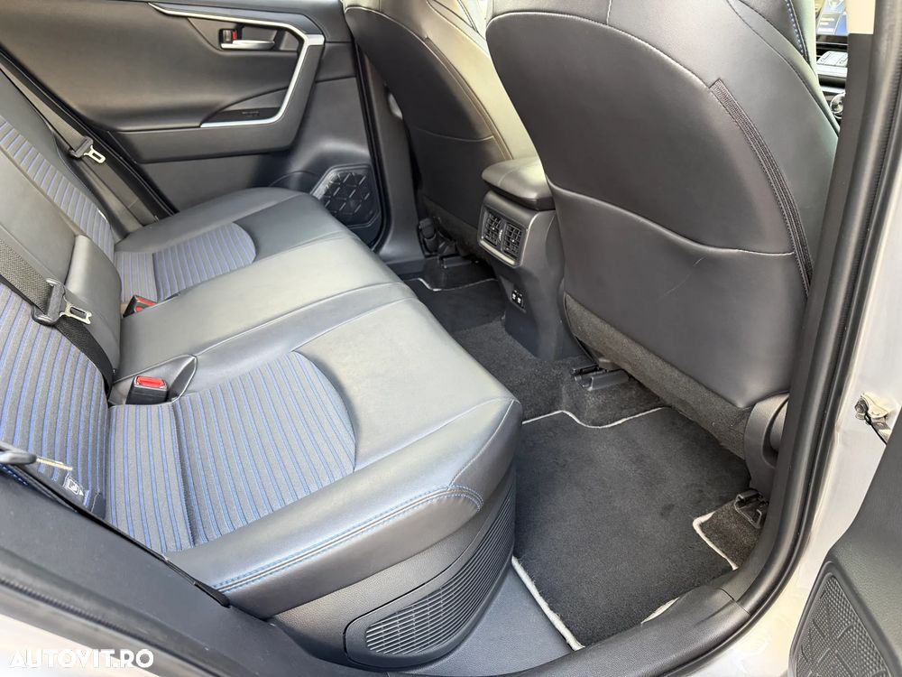 Toyota RAV4 - 22