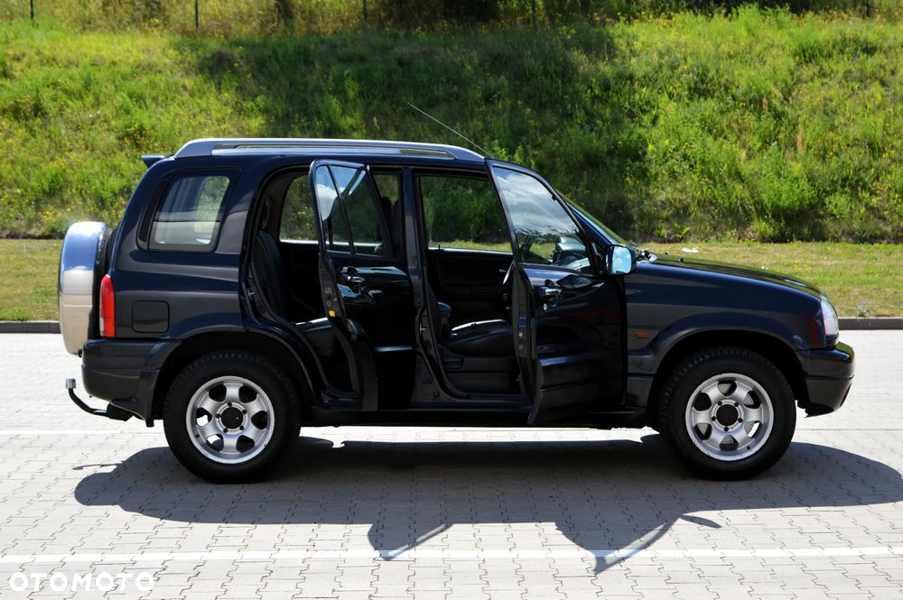 Suzuki Grand Vitara 2.0 - 27