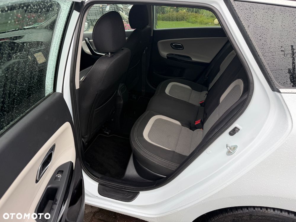 Kia Ceed 1.6 GDI ISG Dream-Team Edition - 26