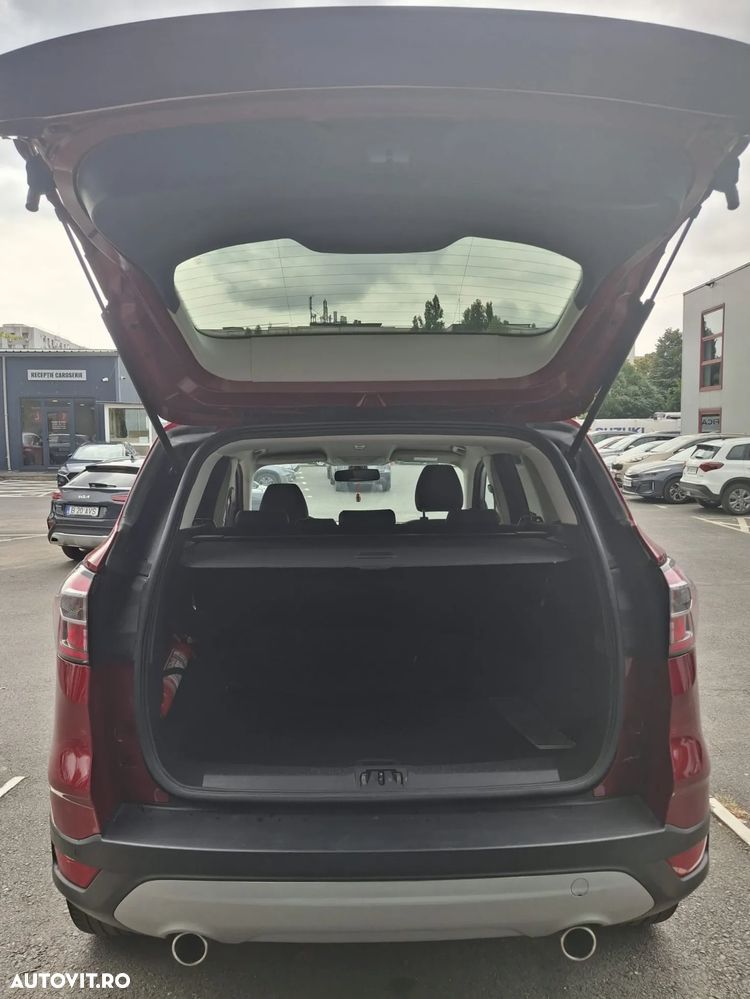 Ford Kuga 2.0 TDCi 4WD Powershift Titanium - 32