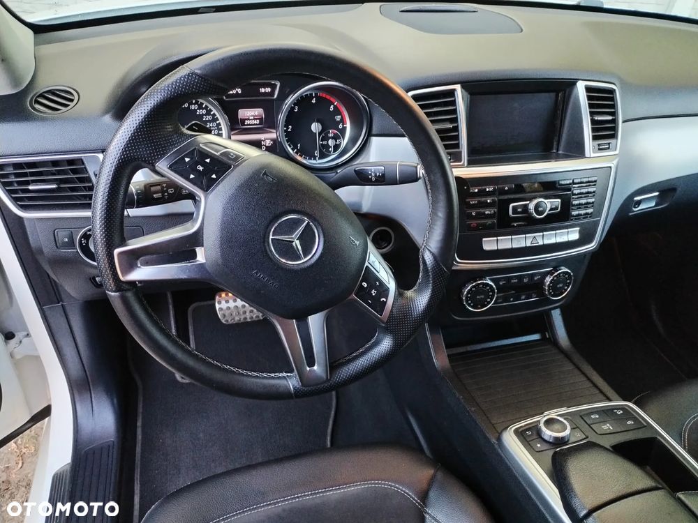 Mercedes-Benz ML 350 BlueTec 4-Matic - 12