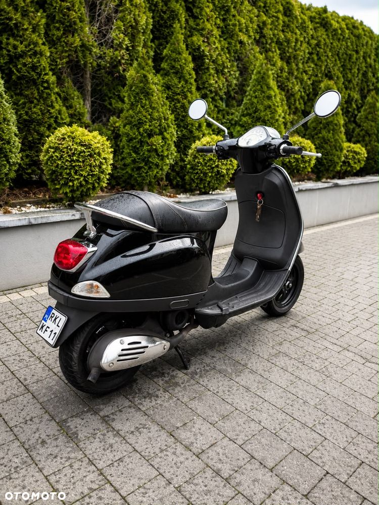 Piaggio Vespa - 3