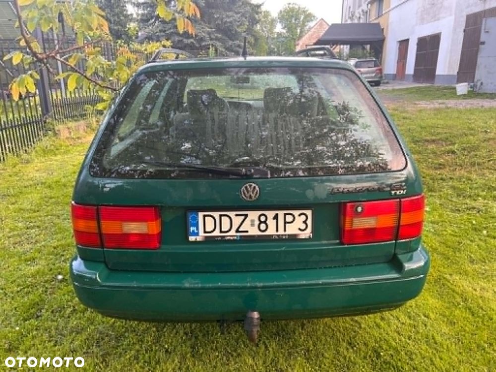 Volkswagen Passat 1.9 TDI CL - 9