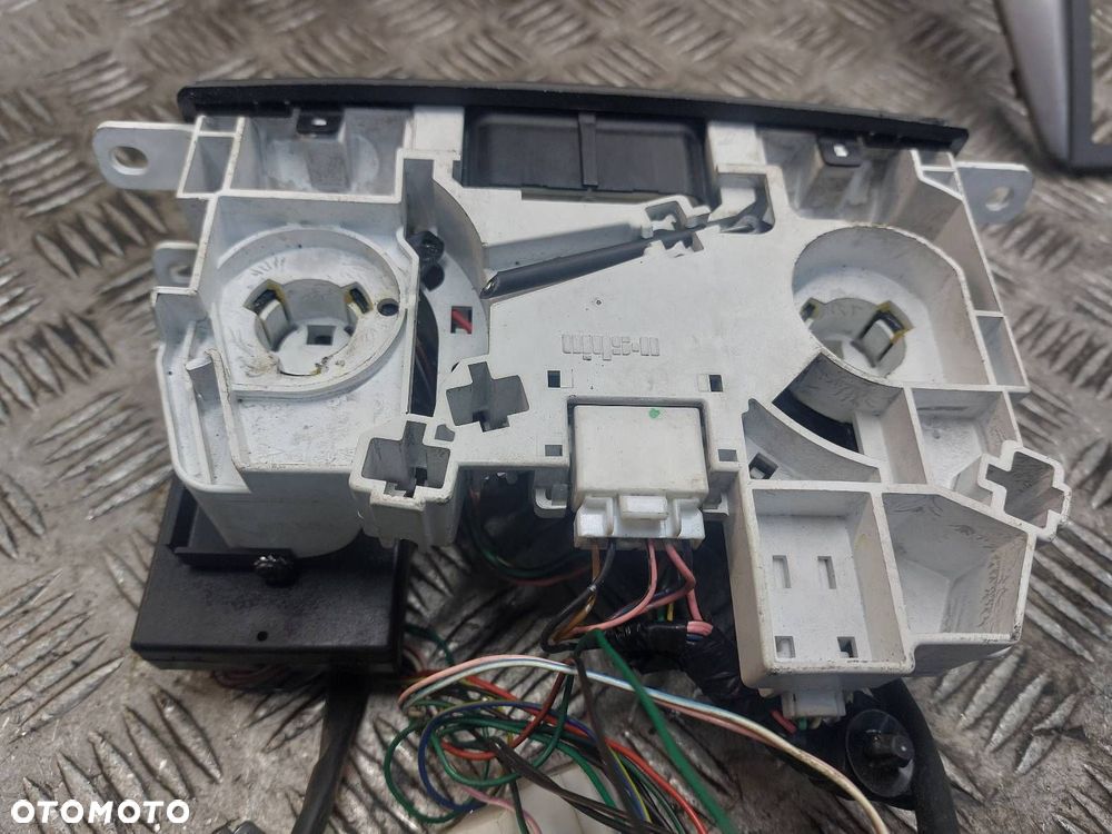 PANEL NAWIEWU KONSOLA ŚRODKOWA RAMKA ZEGAREK PREMACY I CB08A - 6