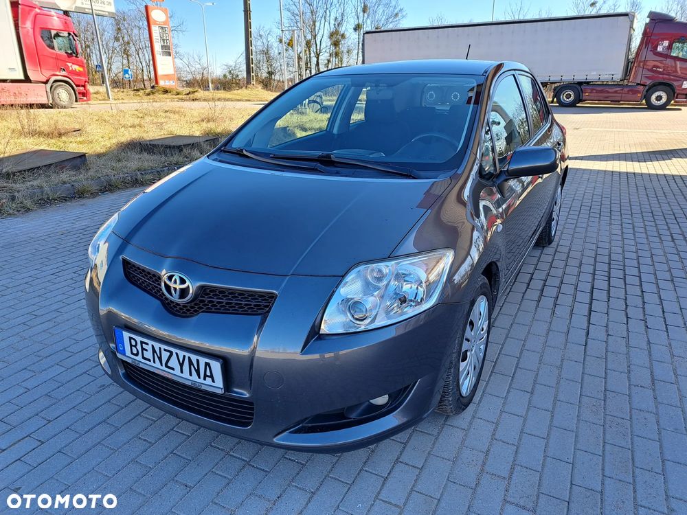 Toyota Auris - 2