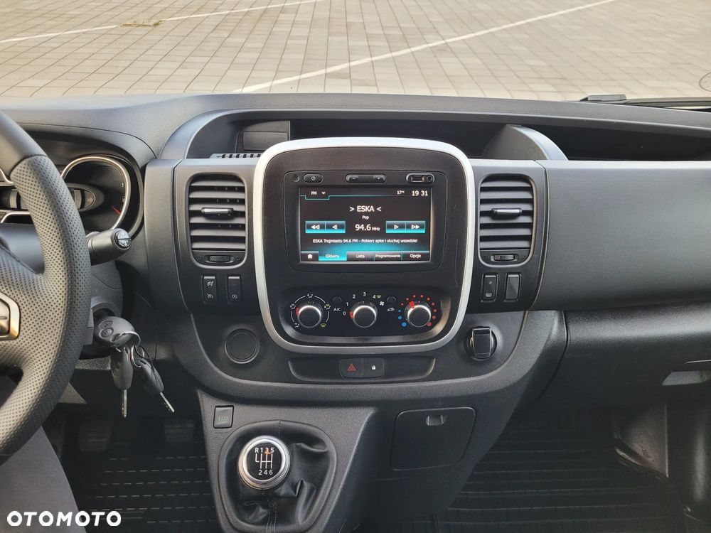 Renault Trafic LONG ZABUDOWA KLIMA KAMERA TEMPOMAT FV23% - 30