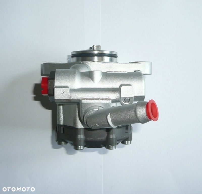 POMPA WSPOMAGANIA IVECO DAILY V VI IVECO 6 3.0 HPI bosch zf 2011- - 2