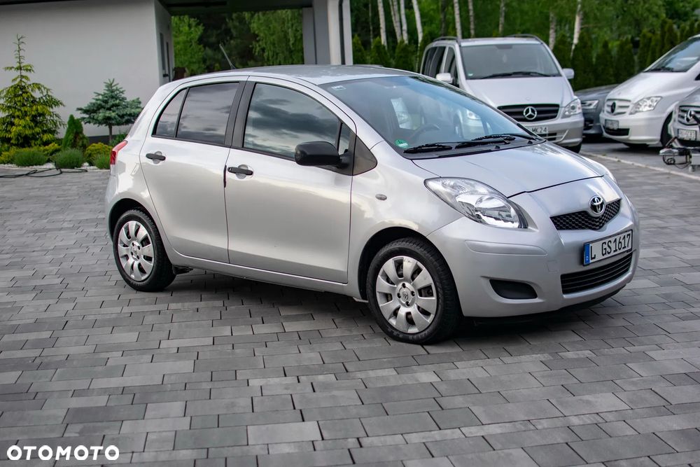 Toyota Yaris - 33