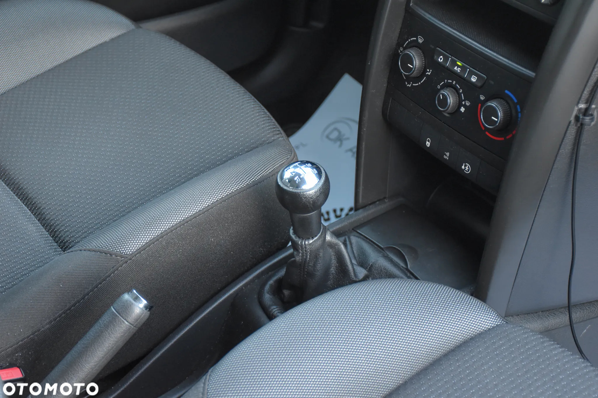 Peugeot 207 1.4 Millesim 200 - 28
