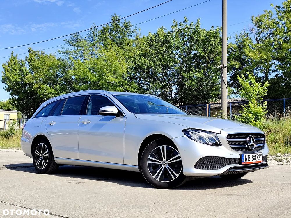 Mercedes-Benz Klasa E 220 d 4-Matic 9G-TRONIC - 4