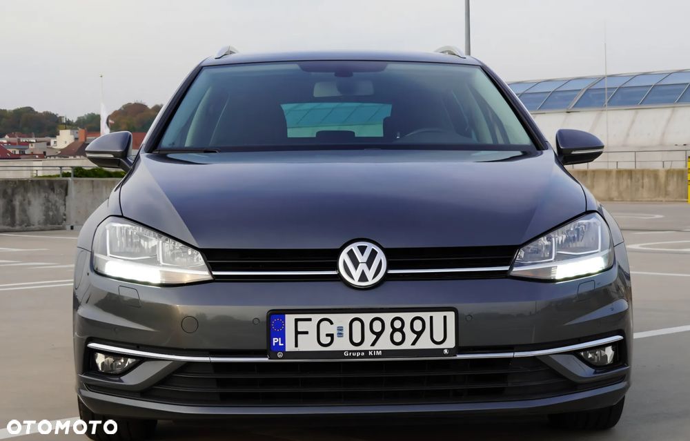 Volkswagen Golf - 6