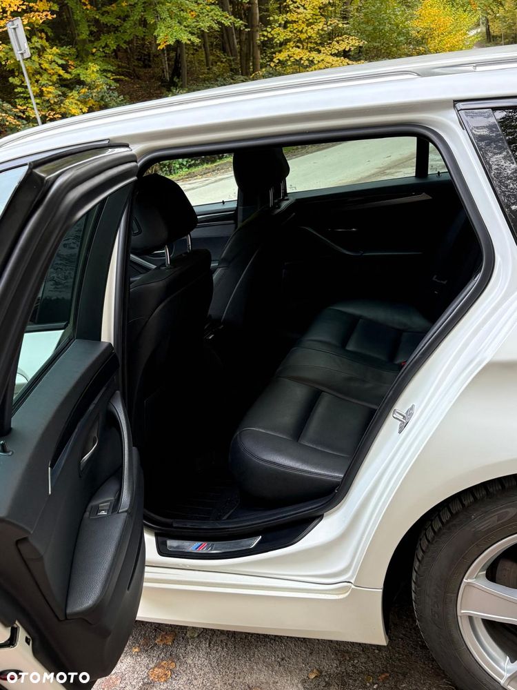 BMW Seria 5 525d xDrive Sport-Aut Luxury Line - 12