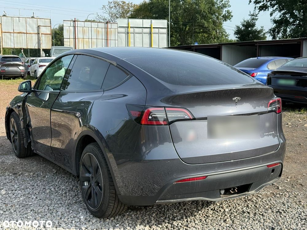 Tesla Model Y Long Range Dual Motor AWD - 12