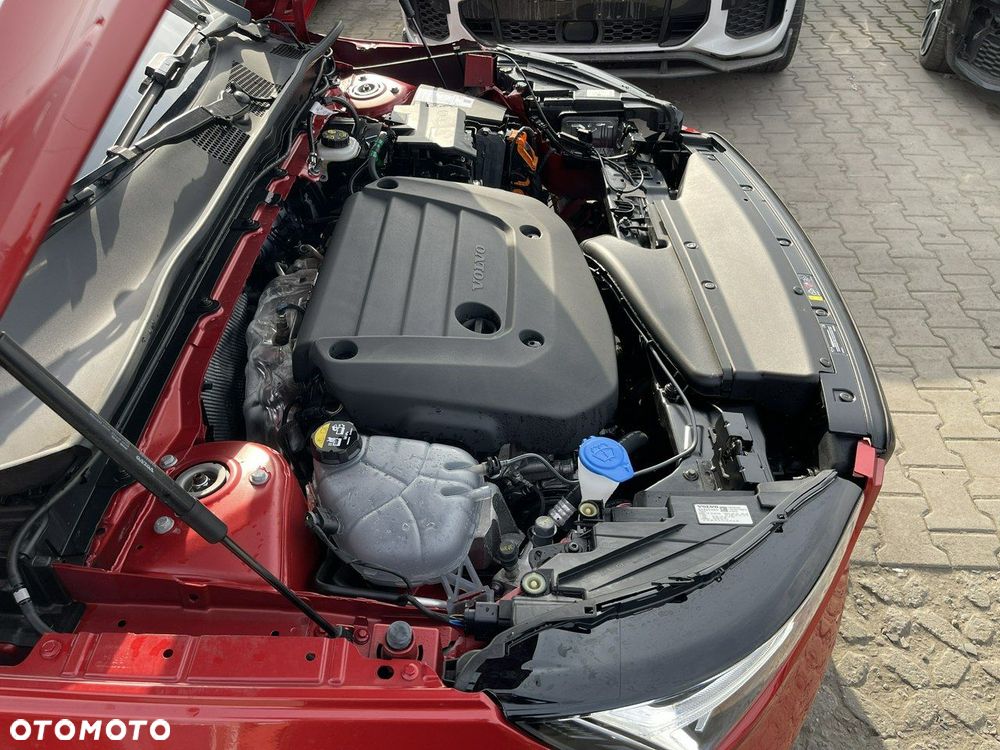 Volvo XC 40 B4 B AWD Geartronic RDesign - 18