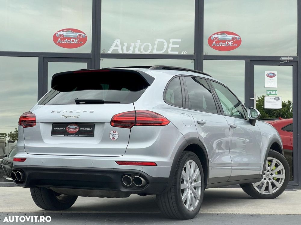 Porsche Cayenne - 4