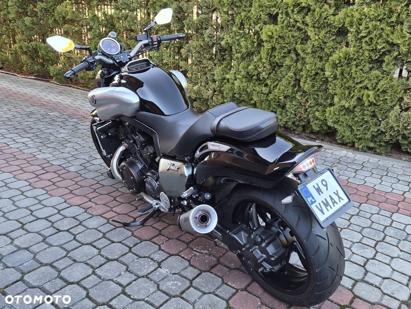 Yamaha V-MAX - 1