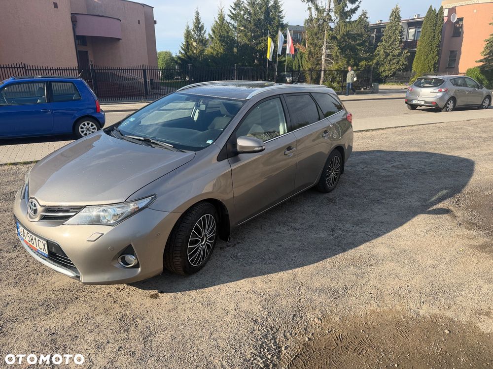Toyota Auris 1.4 D-4D Premium Comfort - 3