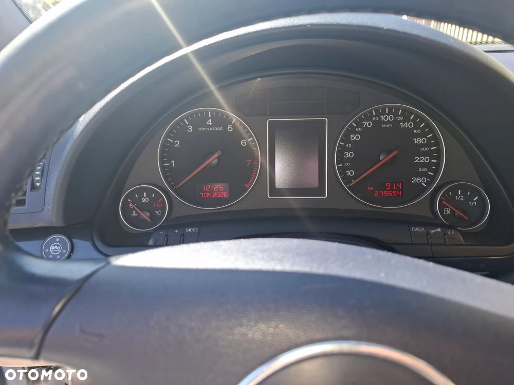 Audi A4 Limousine - 5