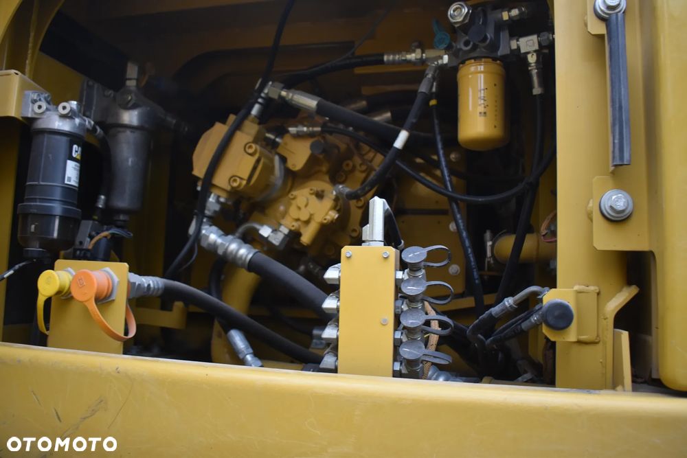 Caterpillar 326FL - 16