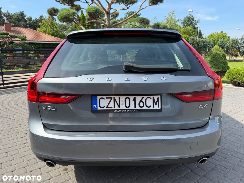 Volvo V90 D4 Momentum - 9