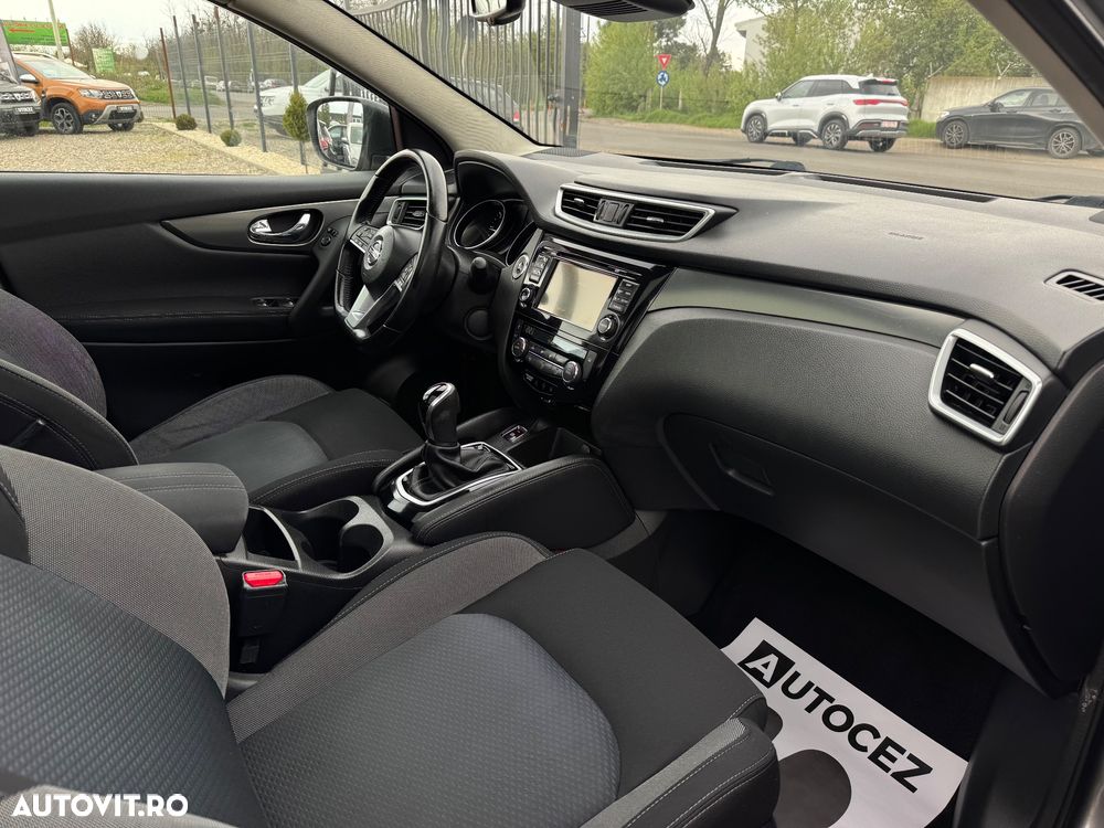 Nissan Qashqai 1.6 DCI Xtronic TEKNA+ - 11