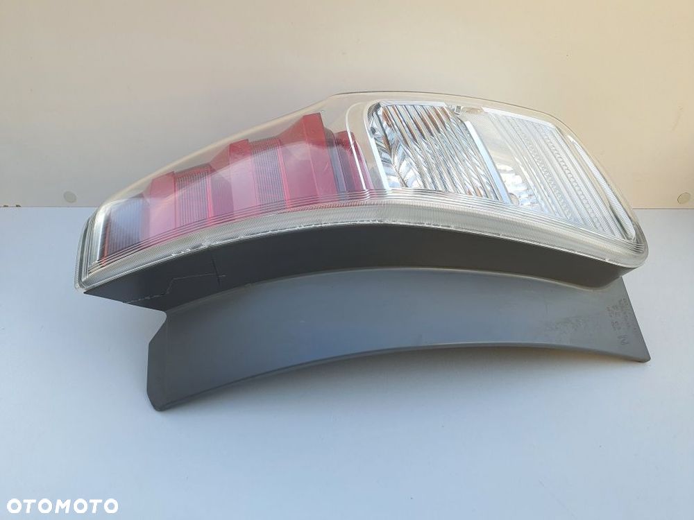 TOYOTA PRIUS plus prius+ lampa prawa tylna lift 12-18 - 5