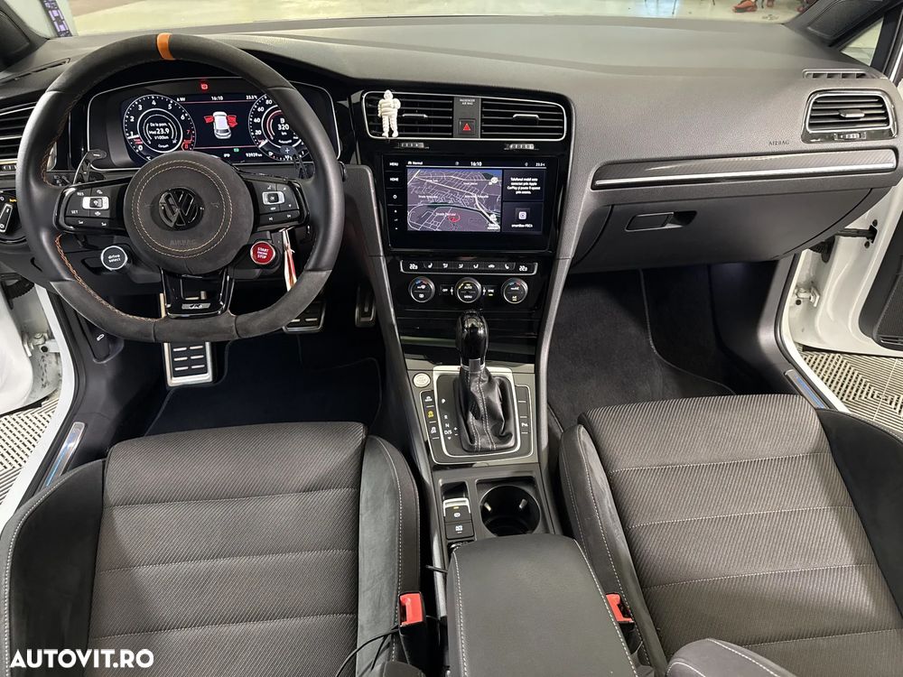 Volkswagen Golf - 10