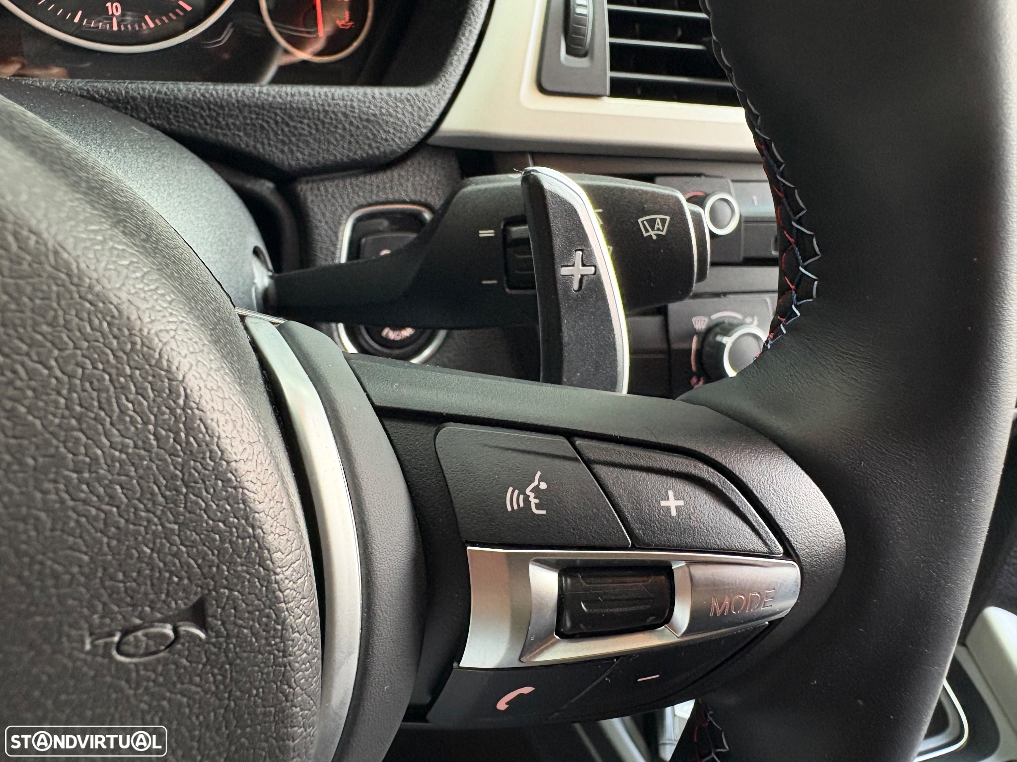 BMW 318 d Aut. Sport Line - 36