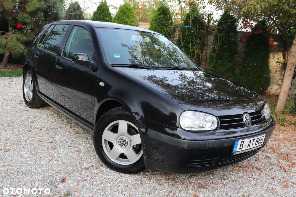 Volkswagen Golf - 6