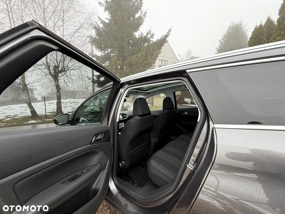 Peugeot 308 1.2 PureTech GPF Allure Pack S&S EAT8 - 23