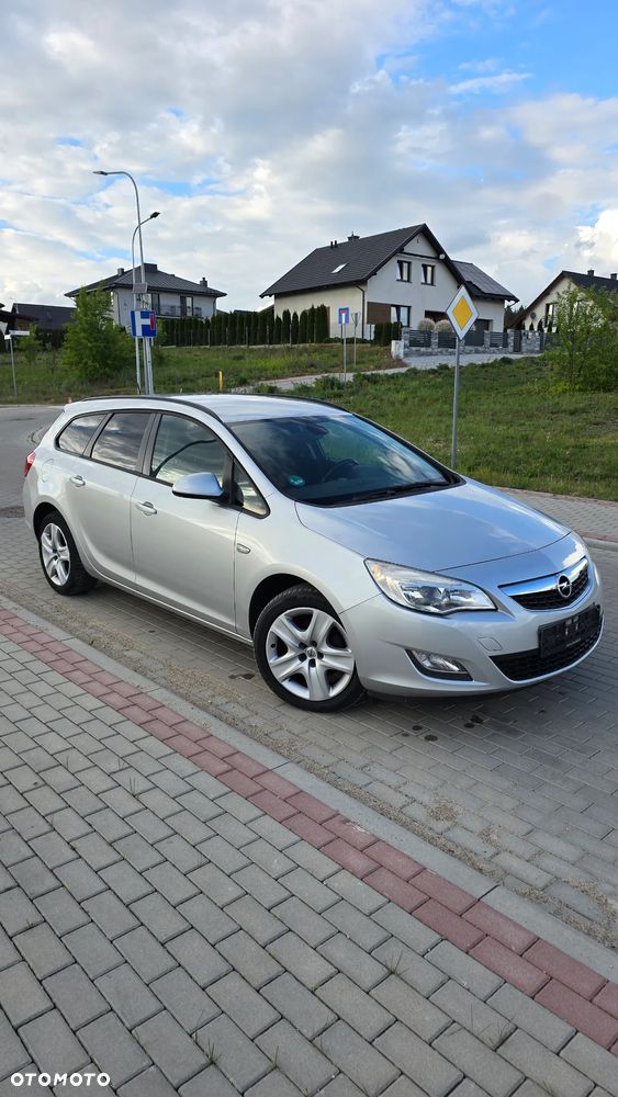 Opel Astra 1.4 Turbo Color Edition - 1
