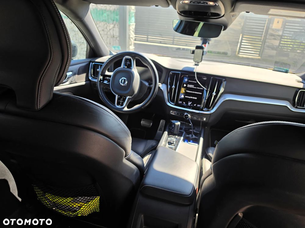 Volvo V60 B4 D R-Design - 6