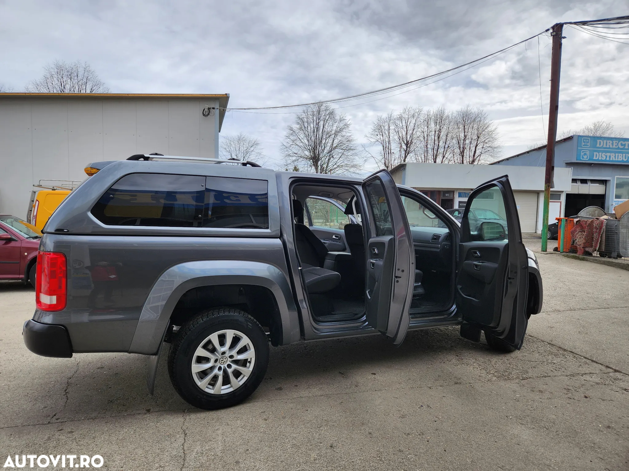 Volkswagen Amarok 3.0 TDI V6 4M Highline Aut. - 3