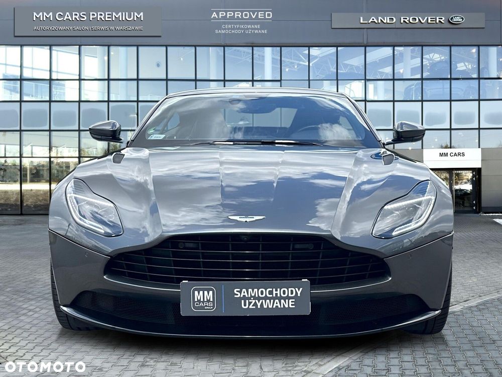 Aston Martin DB11 V8 - 8