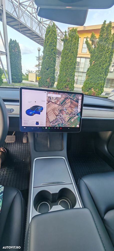 Tesla Model 3 - 5